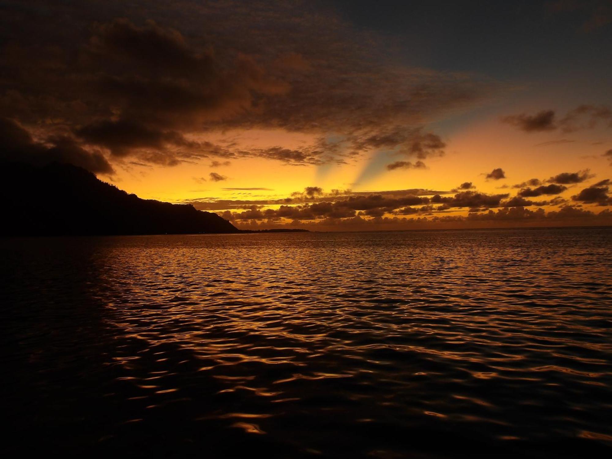 Catamaran Amaya - Sejour Insolite Sur Le Lagon De Moorea Hauru Экстерьер фото